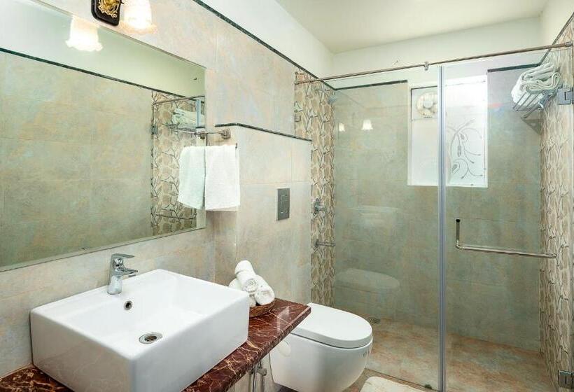 جناح جونيور, Rajasthan Palace