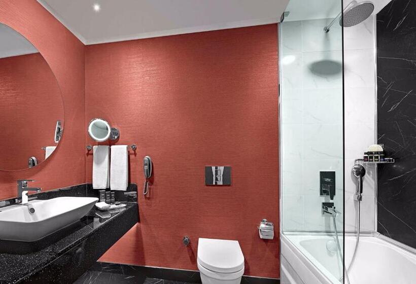 מיטת קינג בסוויטה, Ramada Plaza By Wyndham Eskisehir