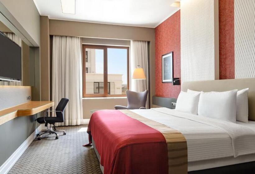 장애인을 위한 킹사이즈 침대 스탠다드 룸, Ramada Plaza By Wyndham Eskisehir