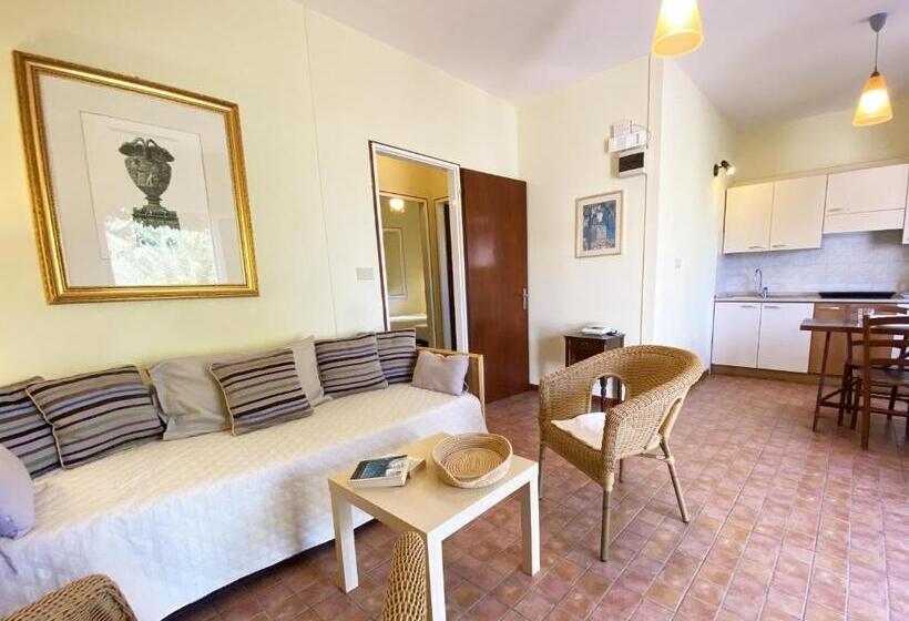 شقة غرفة واحدة مزودة بتراس, Residence Terra Rossa Taormina