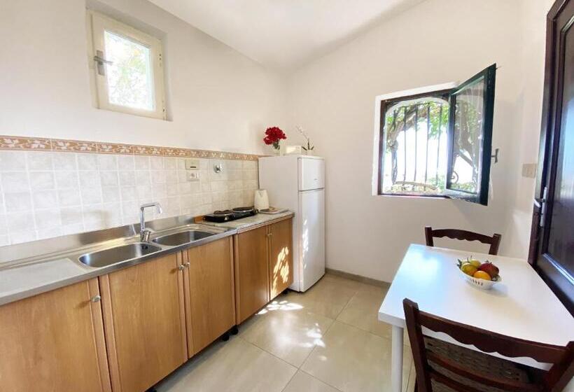 إستوديو قياسى مطل على البحر, Residence Terra Rossa Taormina