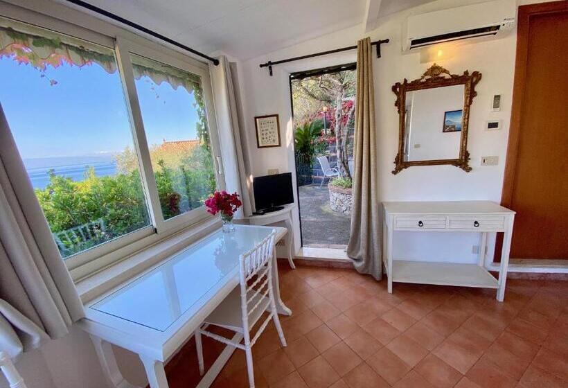 جناح جونيور, Residence Terra Rossa Taormina
