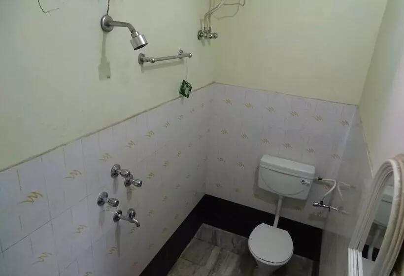 デラックスルーム, Teerth Guest House