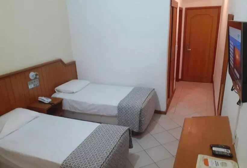 اتاق استاندارد سه نفره, Tenda