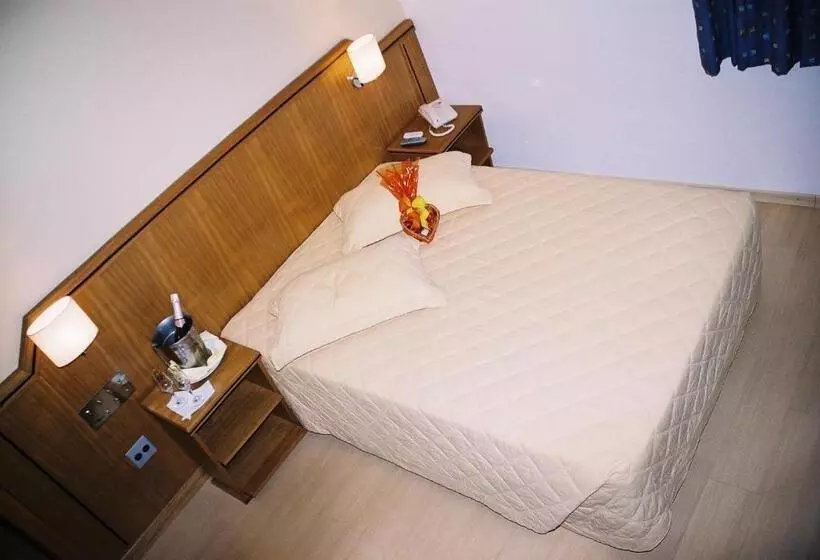 اتاق استاندارد یک نفره, Tenda