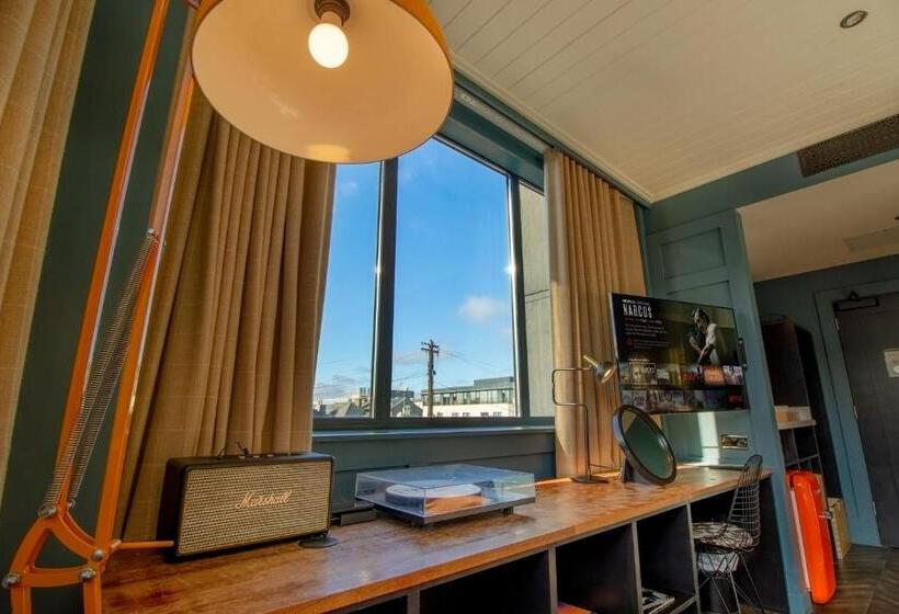 스탠다드 룸 킹사이즈 침대, The Dean Dublin