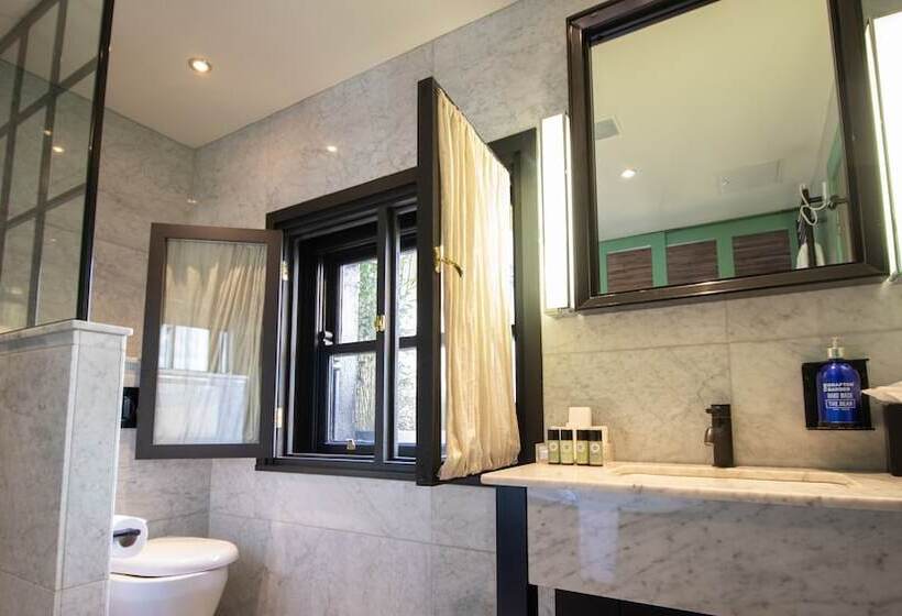 스위트, The Dean Dublin