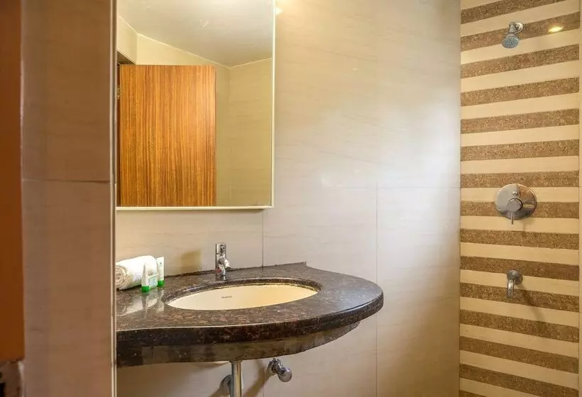 デラックスルーム, Treebo Sahara Shivaji Nagar