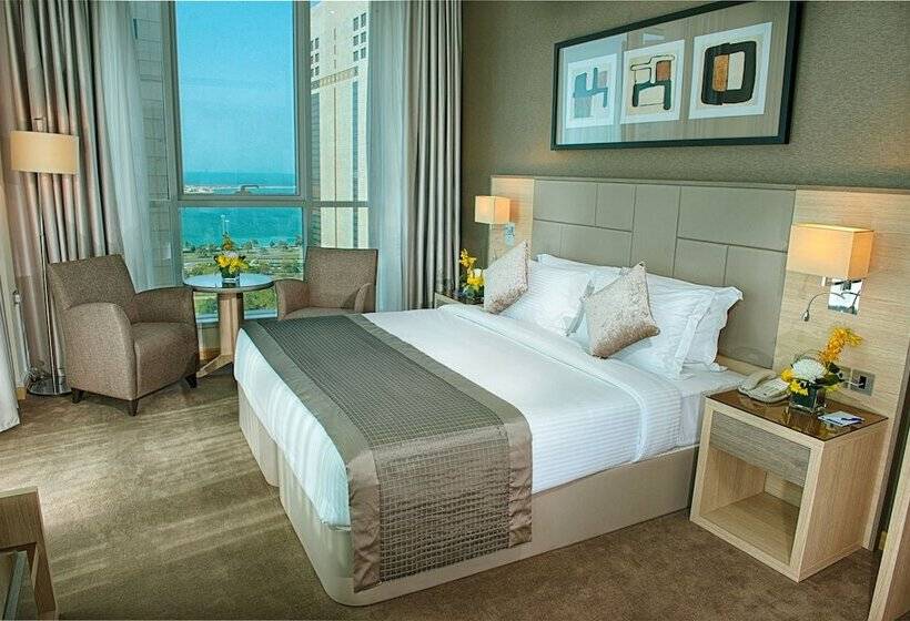 غرفة ديلوكس مطلّة علي البحر, Tryp By Wyndham Abu Dhabi City Center