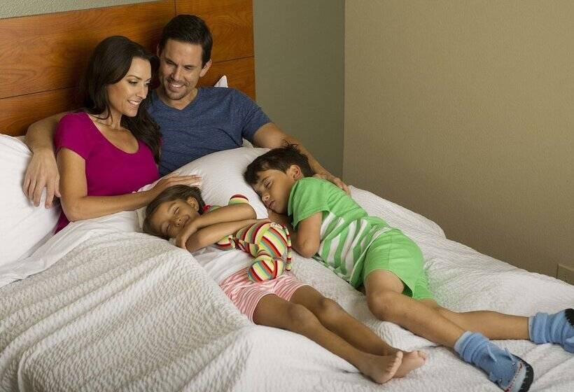 חדר סטנדרט שתי מיטות זוגיות, Woodspring Suites Holland  Grand Rapids