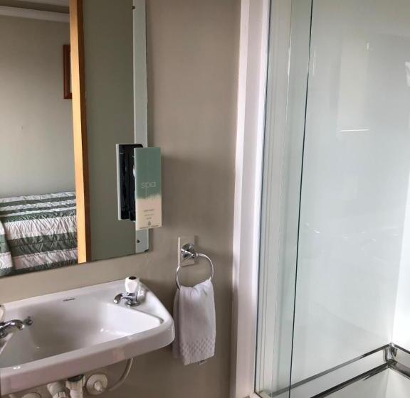 Студия Стандарт, Lilybrook Motel