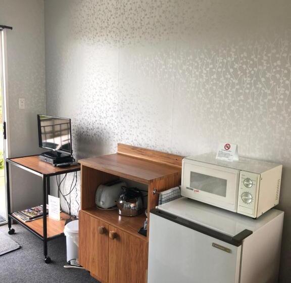 إستوديو قياسى, Lilybrook Motel