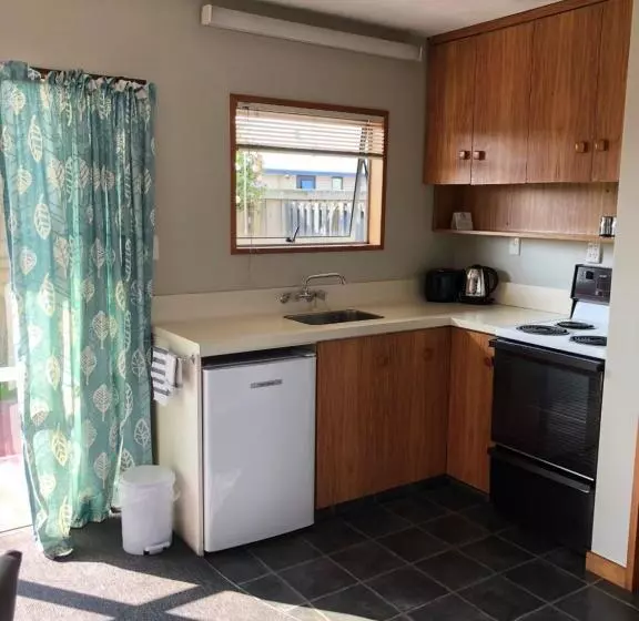 Huoneisto 1 Makuuhuone, Lilybrook Motel