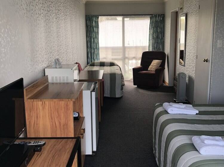 إستوديو قياسى, Lilybrook Motel