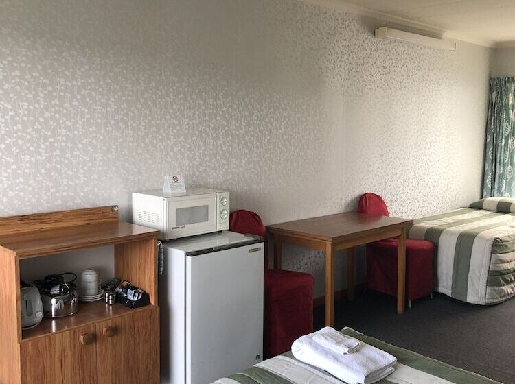 إستوديو قياسى, Lilybrook Motel