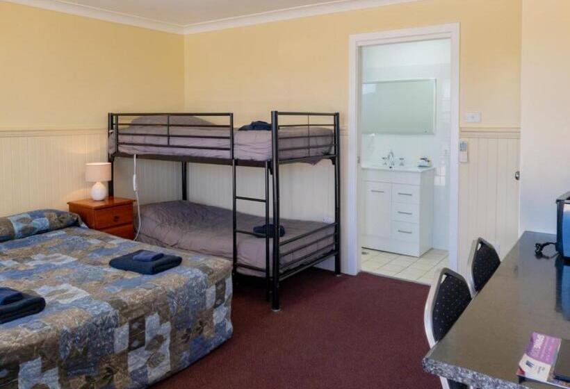 חדר משפחתי, Lithgow Motor Inn