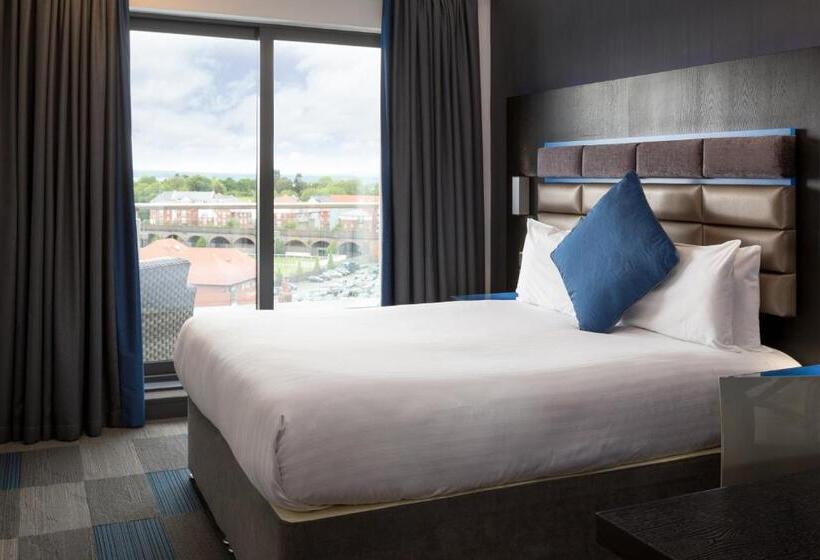 Апартаменты Пентхаус 1 Спальня, Roomzzz Chester City