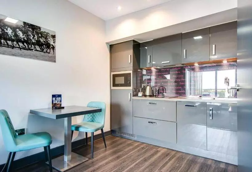 １ベッドルームペントハウスアパート, Roomzzz Chester City