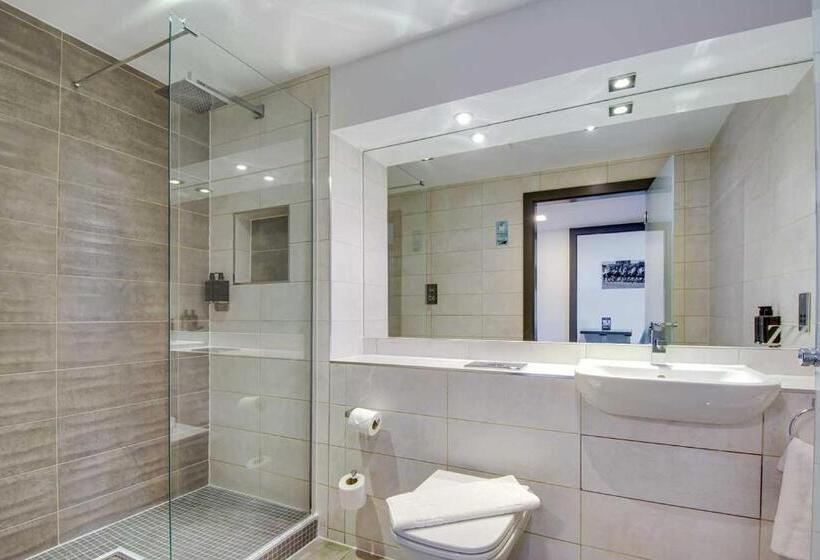 Апартаменты Пентхаус 1 Спальня, Roomzzz Chester City