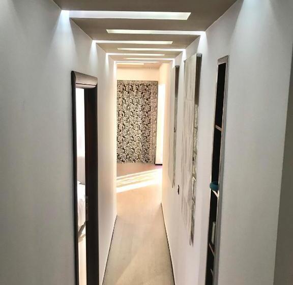 침실 2개 아파트, Atlantis