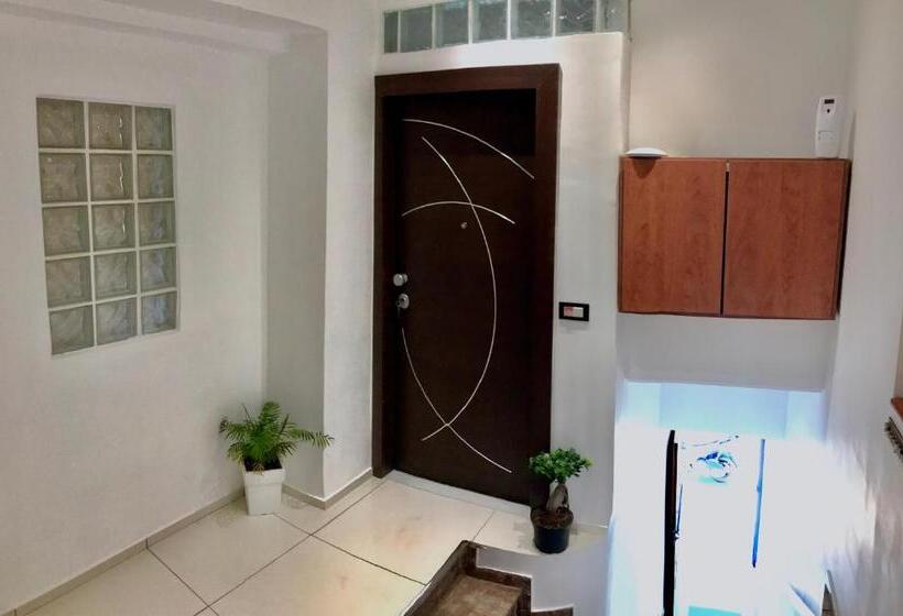 침실 2개 아파트, Atlantis