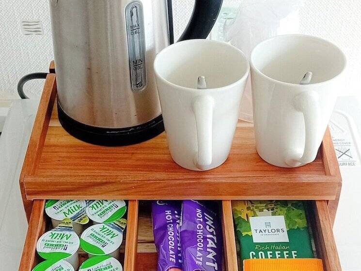 חדר קלאסי, Home And Away Guesthouse