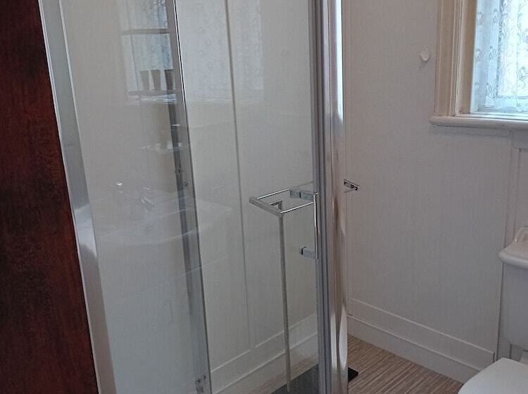 חדר קלאסי, Home And Away Guesthouse