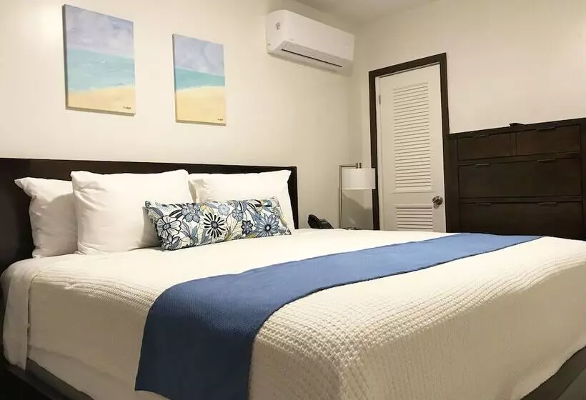 سوییت با چشم‌انداز باغ, Buccaneer Beach Club