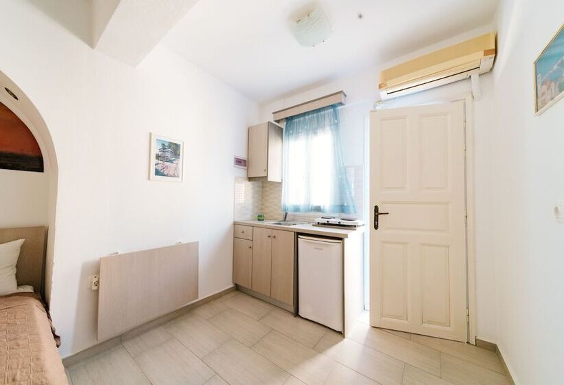 Studio Standard, Honeymoon Beach Studios