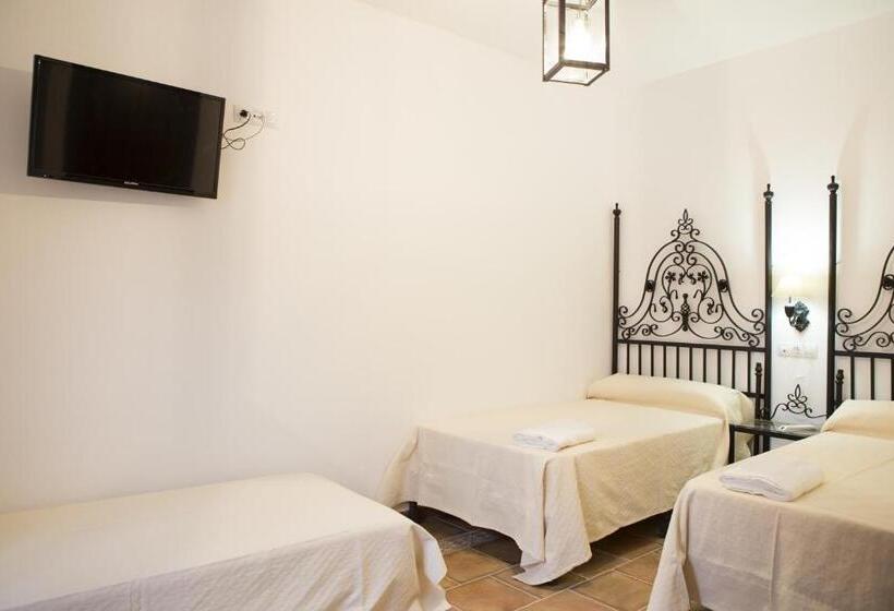 اتاق استاندارد سه نفره, Hostal Palacio Del Corregidor