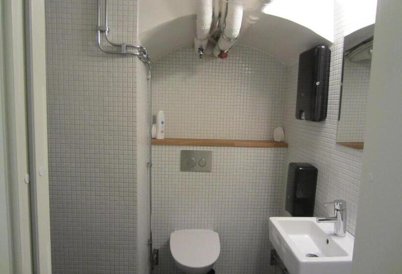 سرير فى غرفة مشتركه, Hostel Dalagatan