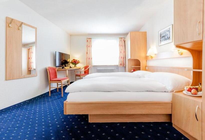 غرفة قياسية, Bunda Davos