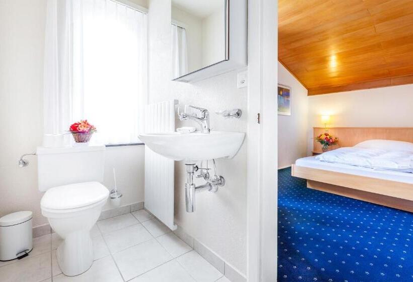 غرفة قياسية فردية, Bunda Davos