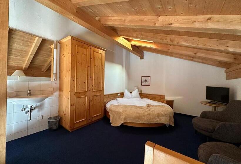 غرفة عائلية, Bunda Davos