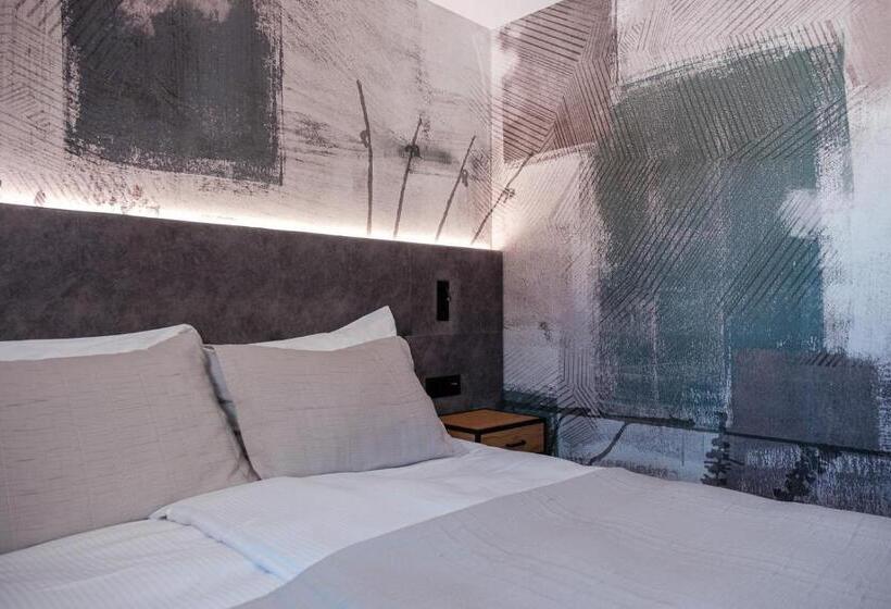 غرفة قياسية, Bunda Davos