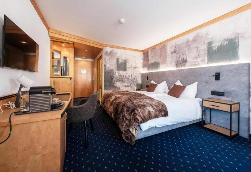 غرفة سوبيريور, Bunda Davos