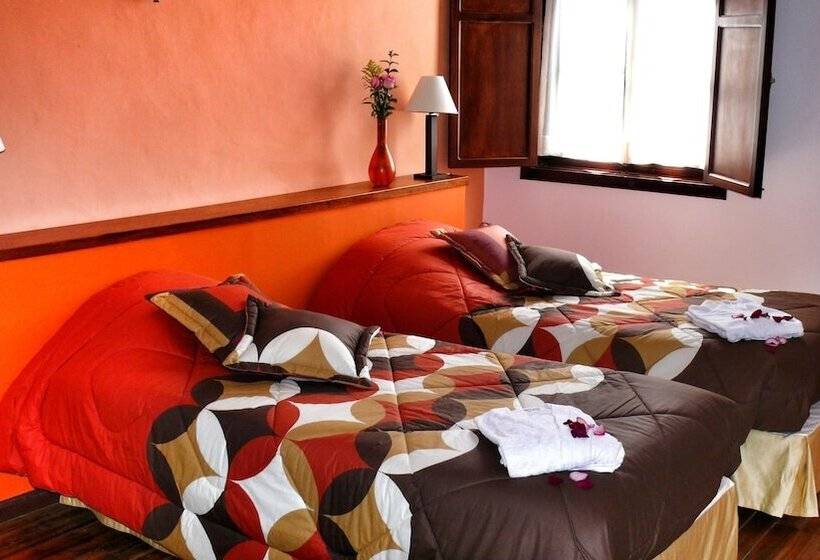 غرفة قياسية, Casa De Las Rosas