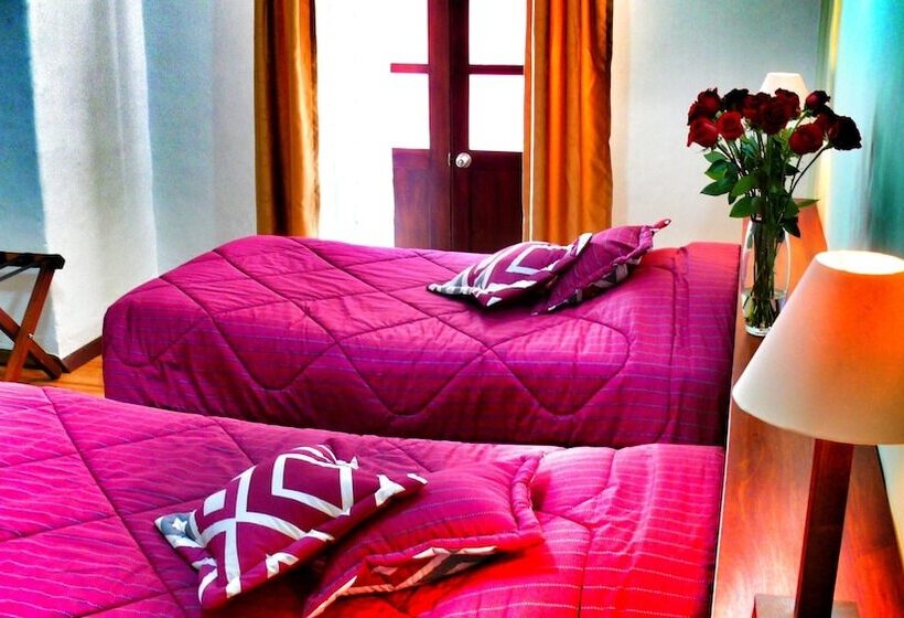 غرفة قياسية, Casa De Las Rosas