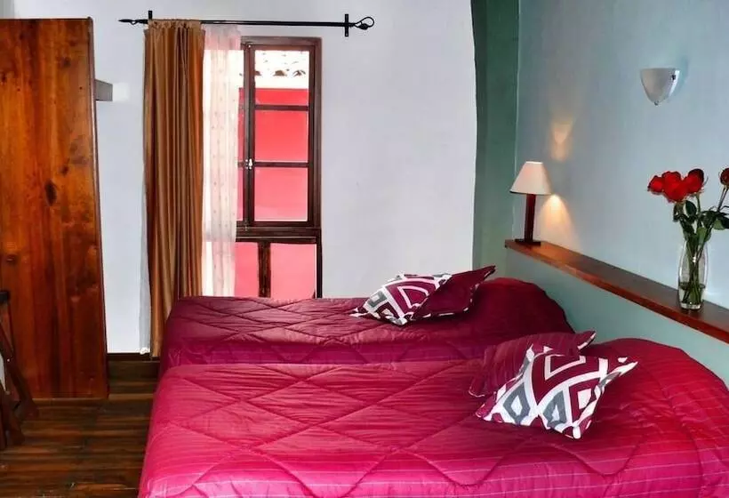 اتاق استاندارد سه نفره, Casa De Las Rosas