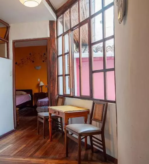 اتاق استاندارد چهار تخته, Casa De Las Rosas