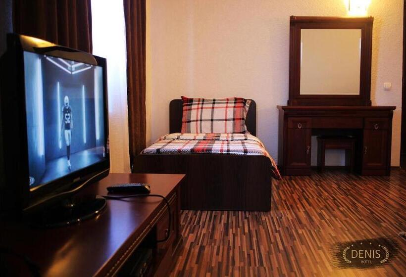 اتاق استاندارد یک نفره, Denis