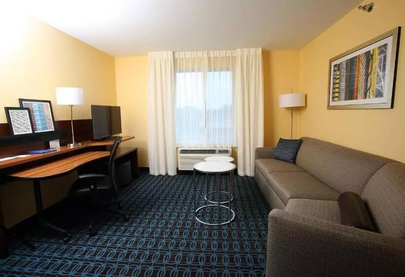 キングサイズベッドのスイートルーム, Fairfield Inn & Suites By Marriott East Grand Forks