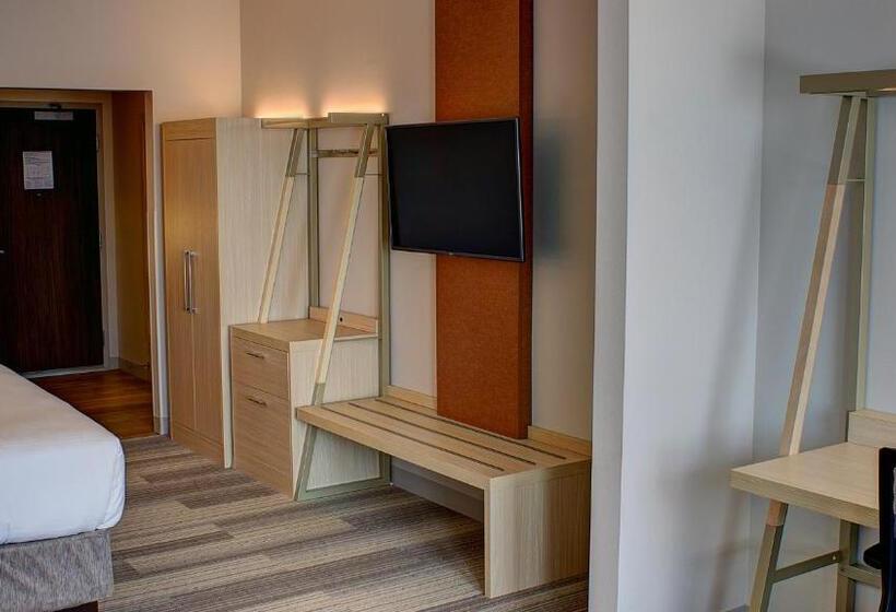 חדר סטנדרט עם מיטת קינג, Holiday Inn Express Spencer, An Ihg
