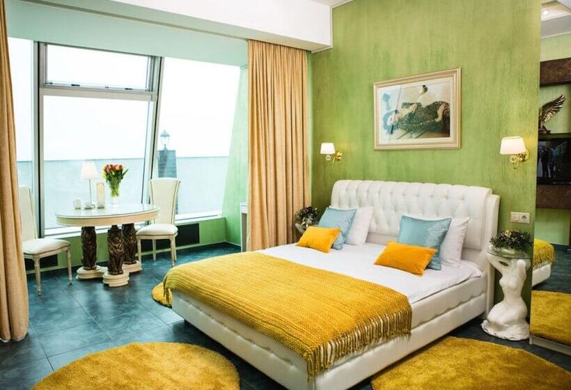 اتاق راحتی, Imperia City