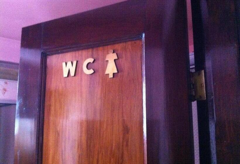 اتاق چهار تخته با دستشویی مشترک, La Joya