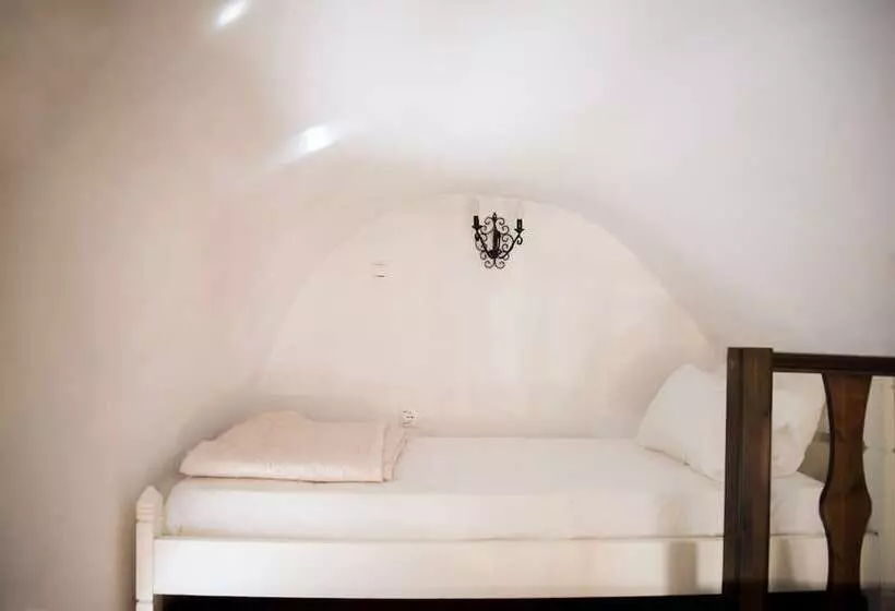 Studio Standard, Lida Mary