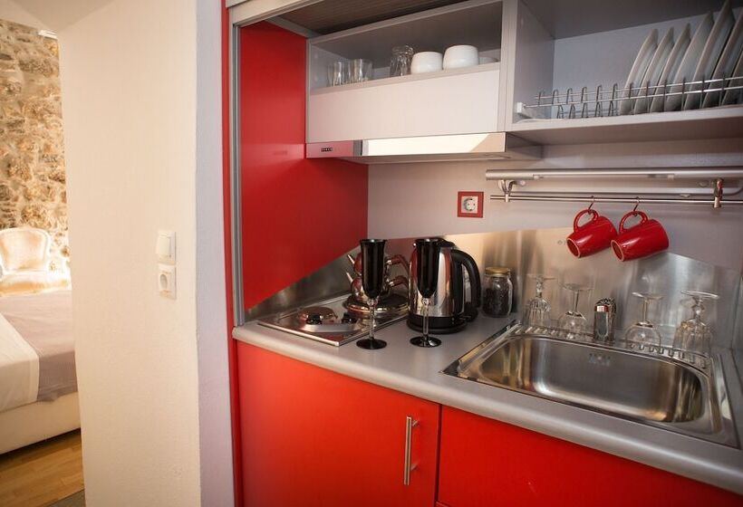 高级工作室, Lida Mary