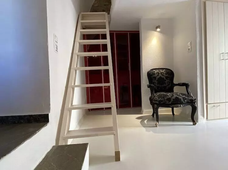 Suite, Lida Mary