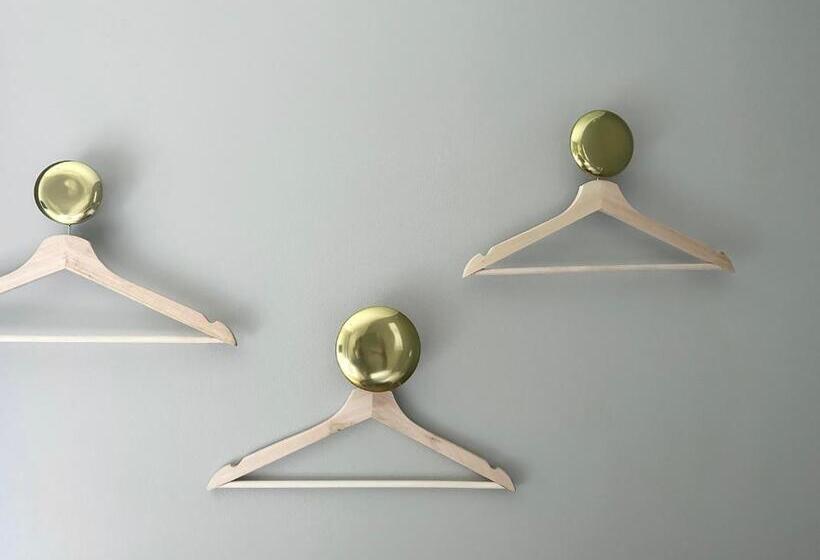 经济四人间 - 带共用浴室, Linnéplatsens Hotell & Vandrarhem