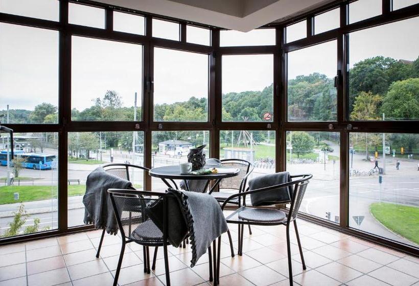 标准四人间共用浴室, Linnéplatsens Hotell & Vandrarhem